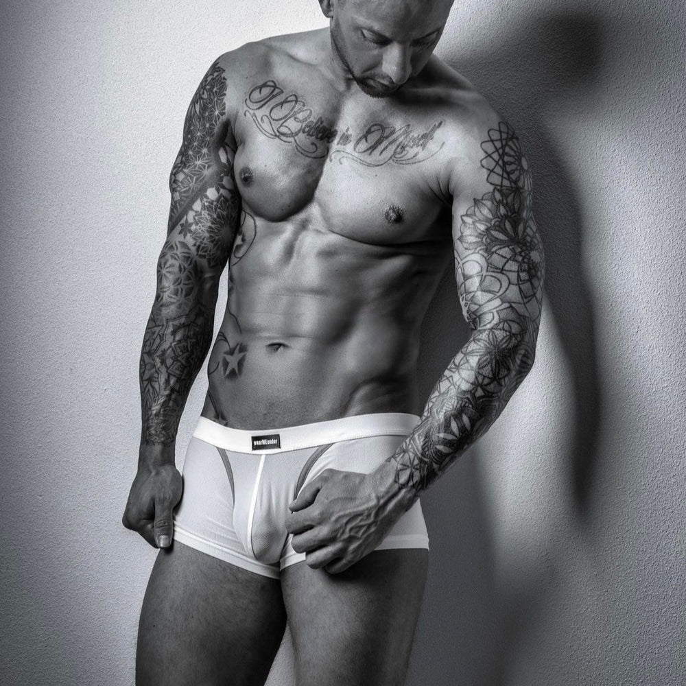 wearMEunder.com